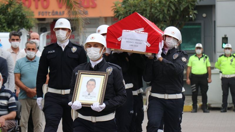 Sakarya'da şehit olan polis memuru memleketine uğurlandı