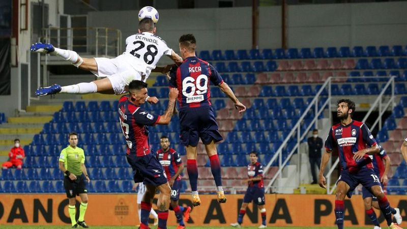 Merih Demiral Crotone maçında uçtu