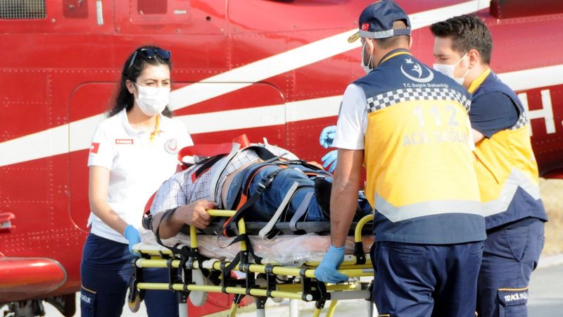 Kazada yaralanan sürücü ambulans helikopterle sevk edildi