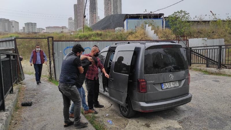 Esenyurt'ta uyuşturucuyu toprağa gömerken yakalandı