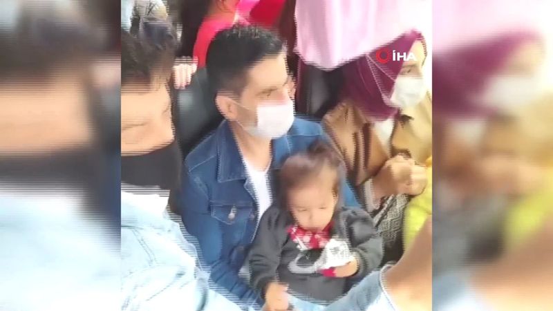 Aranvutköy'de tıka basa minibüs yolculuğu kamerada