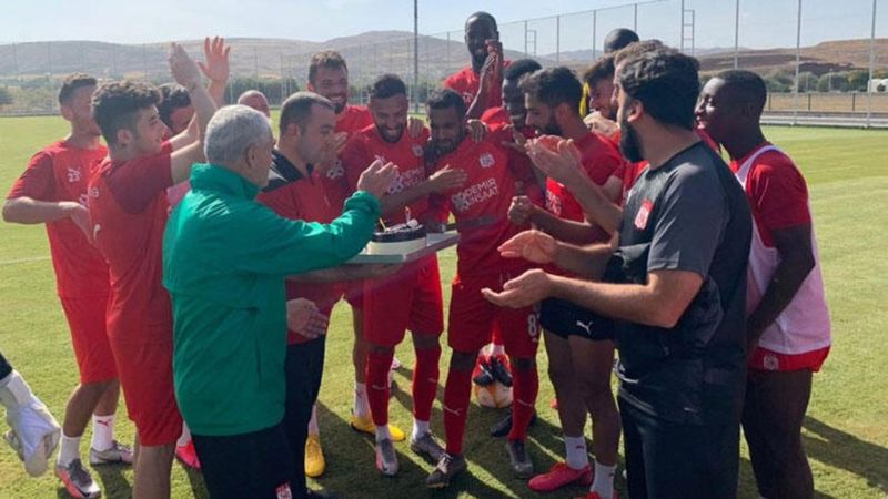 Sivasspor'da Goiano'nun doğum günü kutlandı