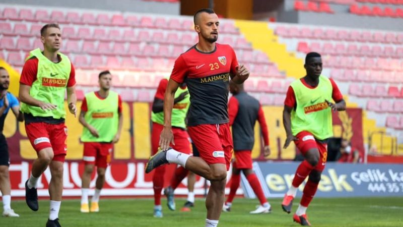 Kayserispor'da 1 futbolcu daha koronavirüse yakalandı