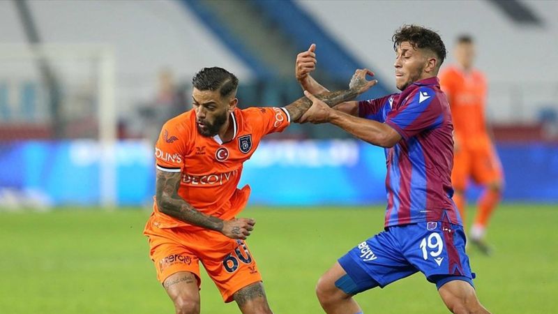 Başakşehir, Trabzonspor'u 2 golle geçti