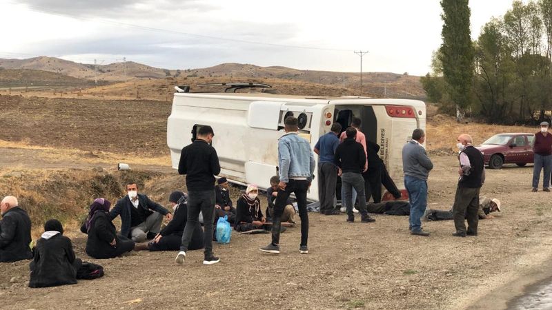 Yozgat'ta belediye otobüsü devrildi: 17 yaralı