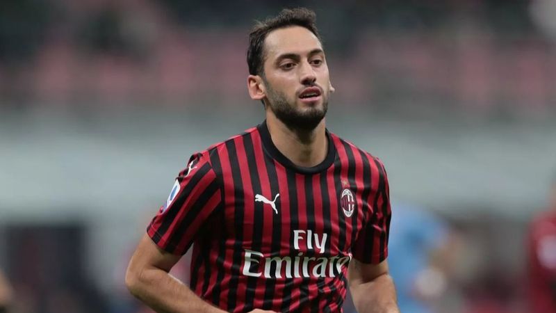 Milan'da Hakan Çalhanoğlu sakatlandı