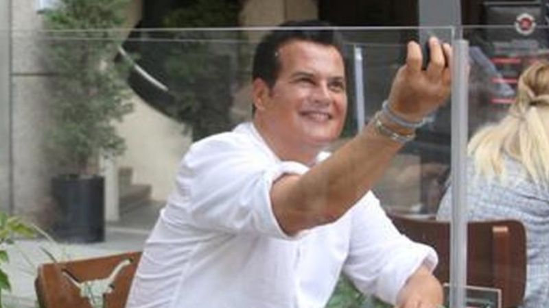 Hakan Peker, selfie çekerken görüntülendi