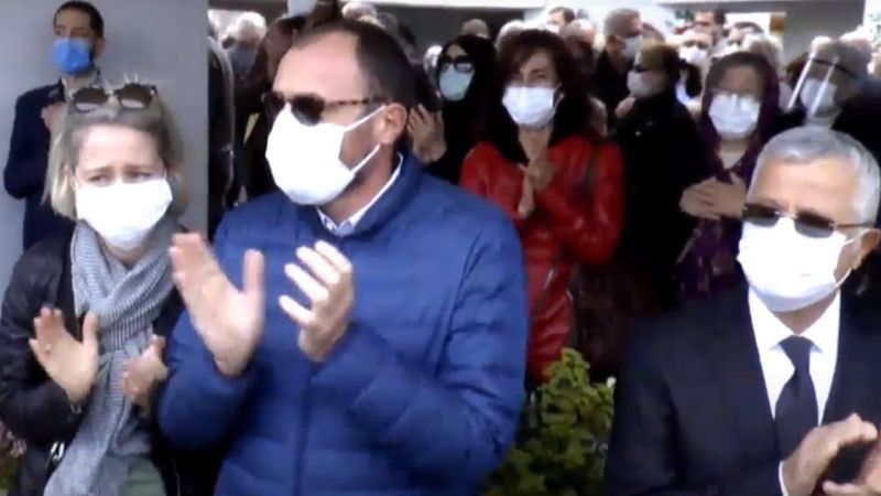Bekir Coşkun'un cenazesi, alkışlarla uğurlandı