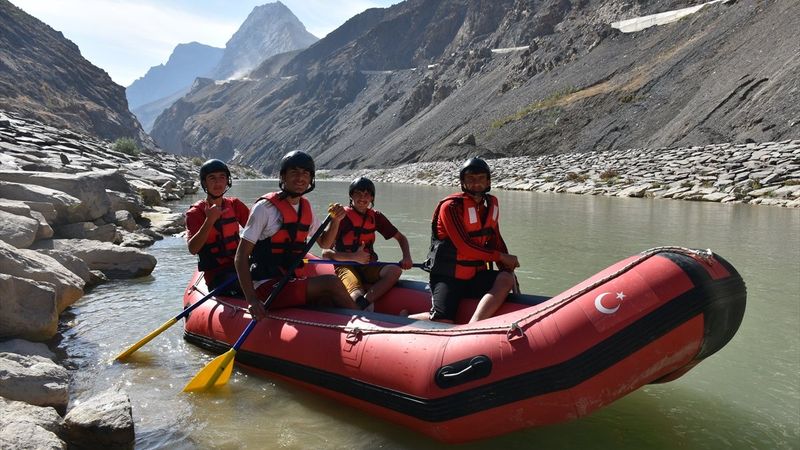 Hakkari'deki Zap Suyu, sporcuları Türkiye Rafting Şampiyonası'na hazırlıyor