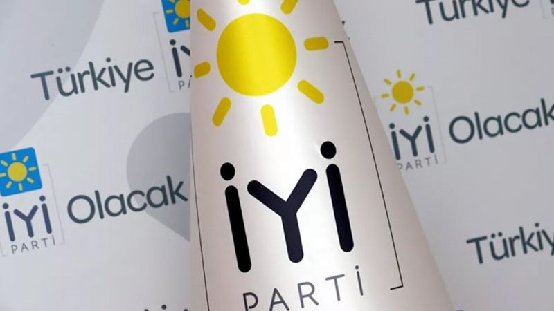 İyi Parti İstanbul ilçe başkanları, Ümit Özdağ'ın partiden ihraç edilmesini istedi