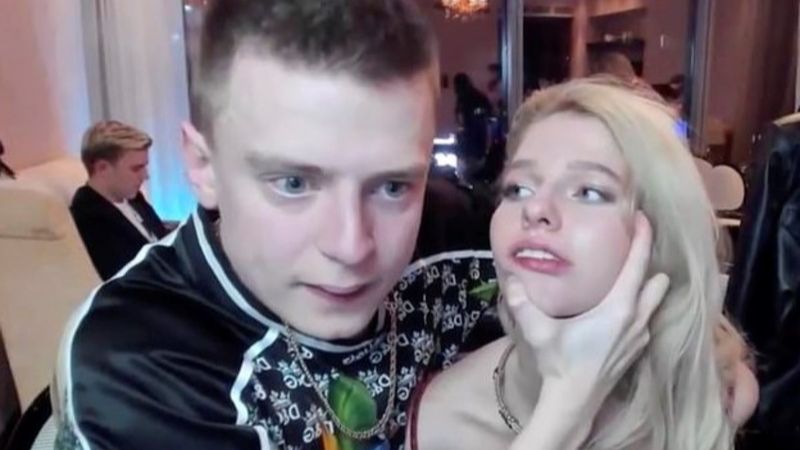 Rus kadına canlı yayında şiddet