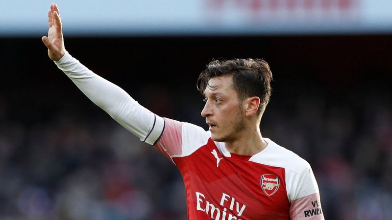 Mesut Özil: Ne olursa olsun savaşmaya devam edeceğim