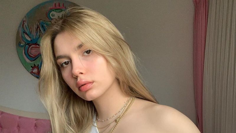 Aleyna Tilki sigara içerken görüntülendi