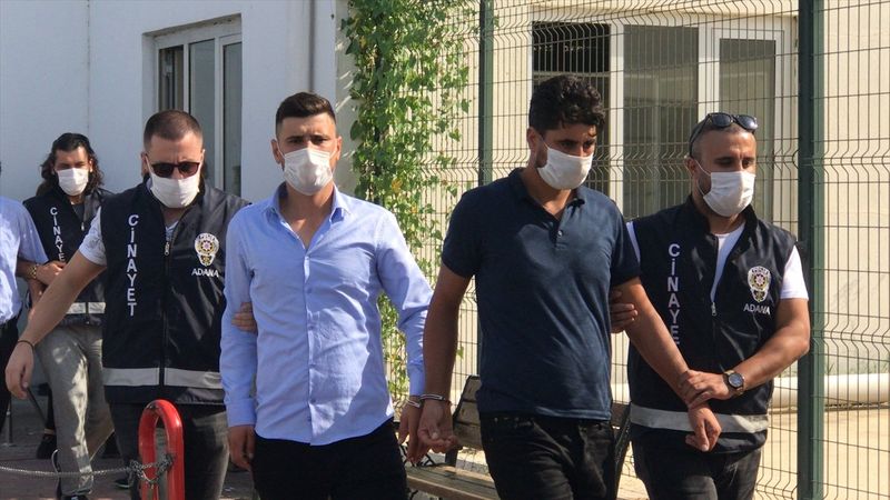 Adana'da iki aile arasında kız kaçırma kavgası çıktı: 2 yaralı