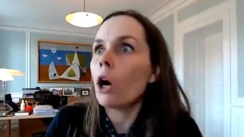 İzlanda Başbakanı Katrin Jakobsdottir canlı yayındayken deprem oldu