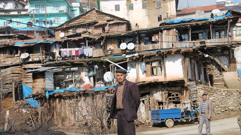 Manisa'da 300 yıllık evler, fotoğrafçıların ilgi odağı oldu