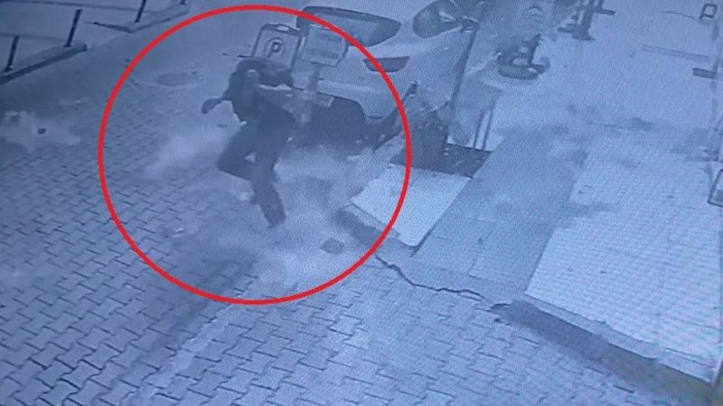 Manisa'da çay içen vatandaşın başına beton parçaları düştü