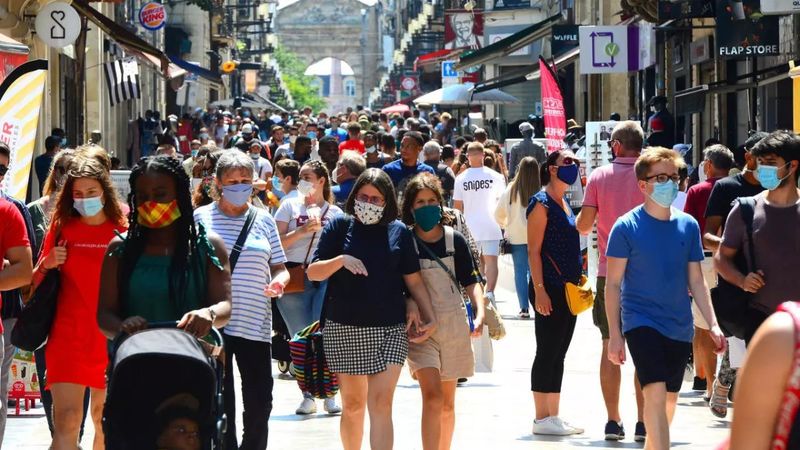 Fransa'da 24 saatte 52 bin 10 yeni vaka tespit edildi