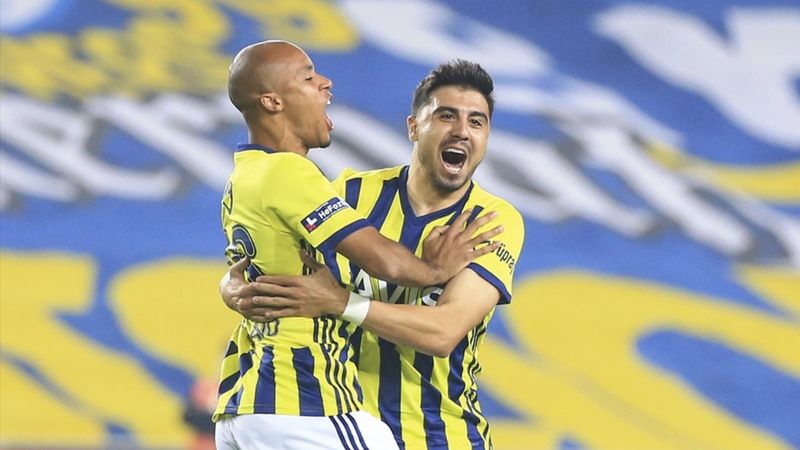 Lyon'un gözlemcisi Fenerbahçe-Trabzonspor maçını izledi