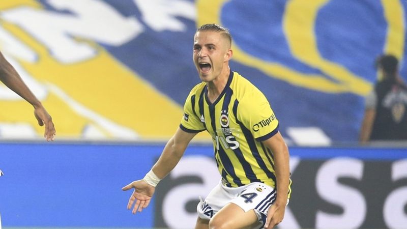 Dimitris Pelkas yine klasını konuşturdu