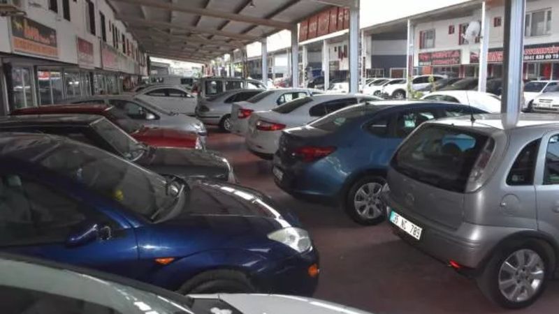 Piyasada sıfır araç bulma sıkıntısı devam ediyor