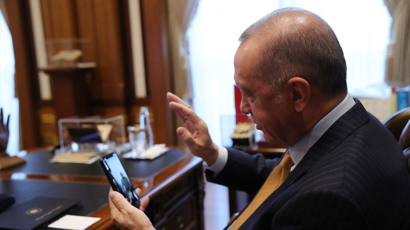 Cumhurbaşkanı Erdoğan'dan 120 yaşında koronayı yenen Menica Nine'ye telefon