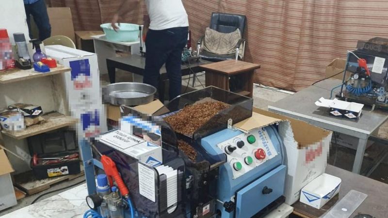 Bağcılar'daki kaçak tütün operasyonu: 13 gözaltı