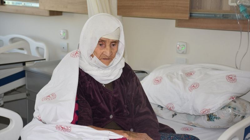 Şırnak'ta 120 yaşında koronavirüsü yendi