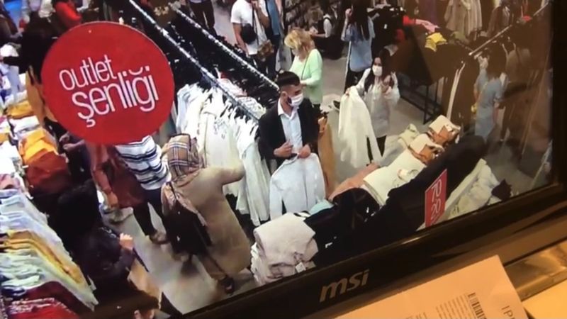 Ataşehir'deki kalabalık mağazada yüzük hırsızlığı