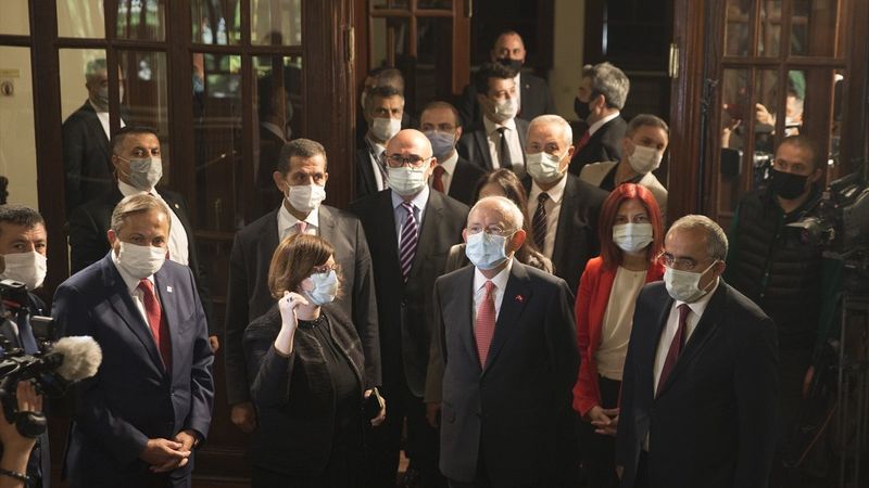 Kemal Kılıçdaroğlu: Cumhuriyetimizi demokrasiyle taçlandırmak zorundayız