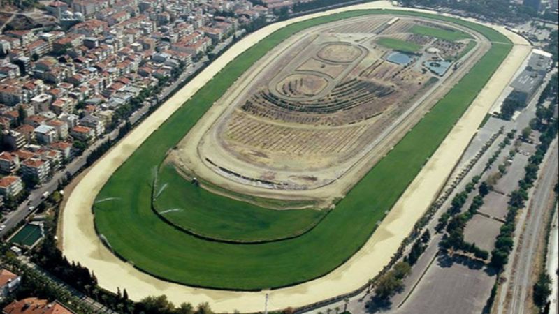 TJK, İzmir'deki depremin ardından Şirinyer Hipodromu'nu halkın kullanımına açtı