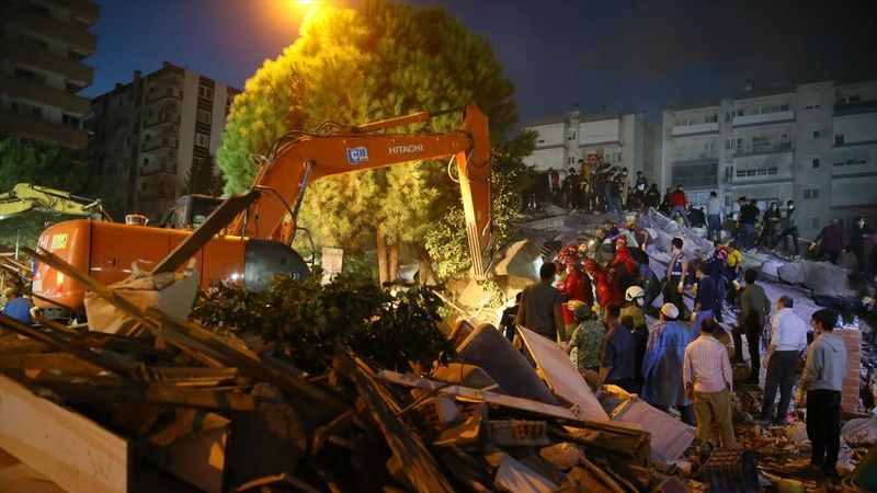 İzmir'deki depremde hayatını kaybedenlerin sayısı