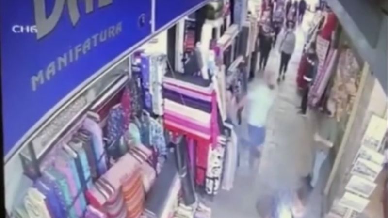 İzmir'de depreme alışverişte yakalanan vatandaşlar