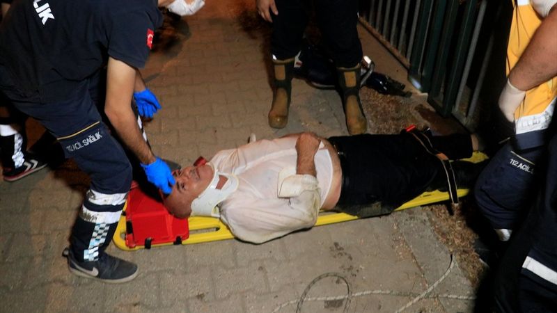 Adana'da su kanalına düşen vatandaş kurtarıldı