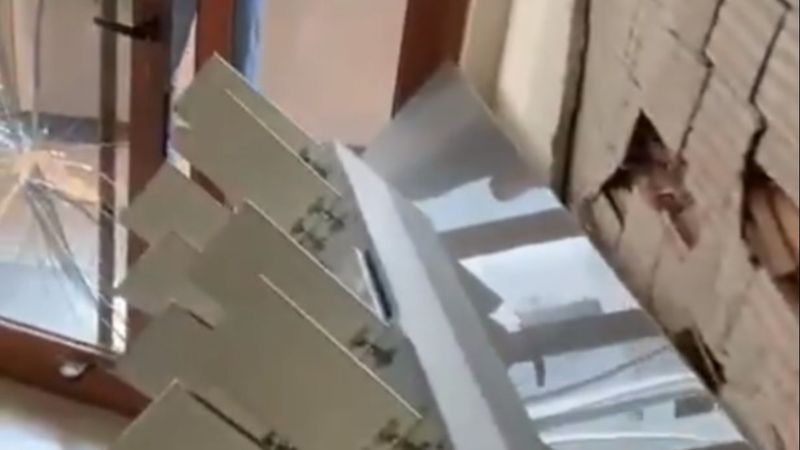 İzmir'de milyonluk dairelerin satıldığı rezidansta büyük hasar