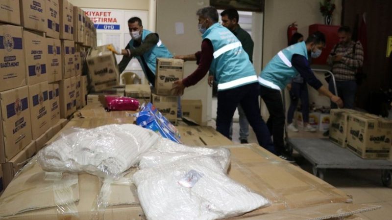 AFAD: Sadece gıda kolisi ve battaniyeye ihtiyaç var