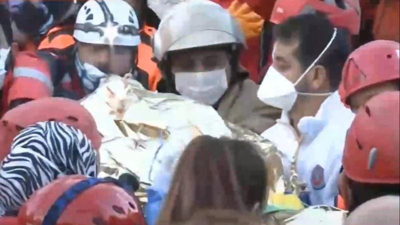 İzmir'de 16 yaşındaki İnci ve köpeği kurtarıldı