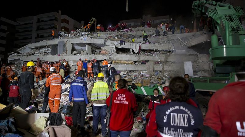 İzmir'deki kusurlu yapılarla ilişkili soruşturma başlatıldı