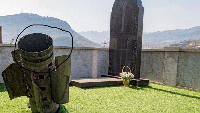 Hacıyev, Ermenistan’ın yalanını fotoğraflarla belgeledi