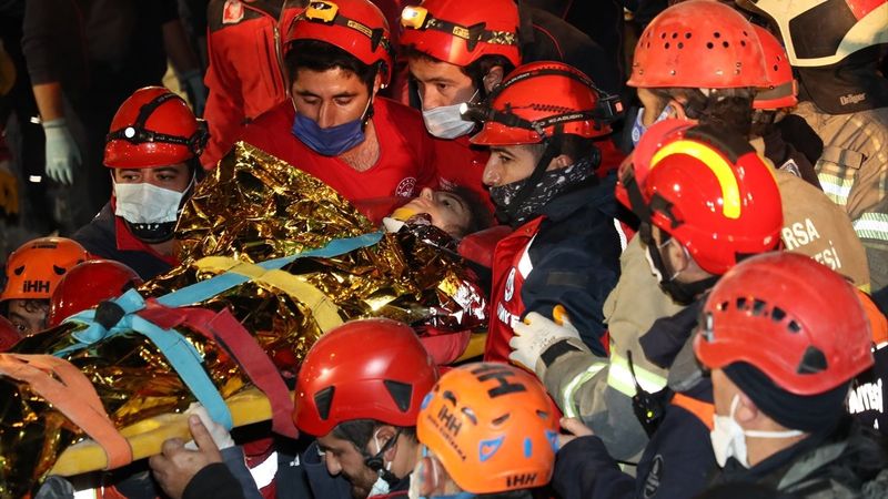 Emrah Apartmanı'ndan 14 yaşındaki İdil kurtarıldı