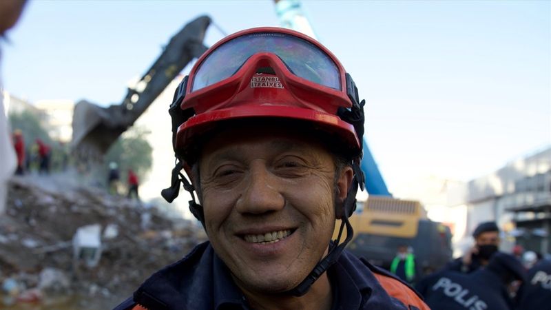 Elif bebeğin elini tutan itfaiyeci o anları anlattı