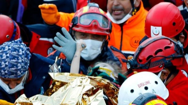 İzmir depreminde enkazdan kurtarılan mucize çocuklar
