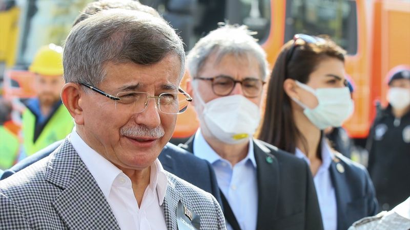 Ahmet Davutoğlu deprem bölgesine gitti