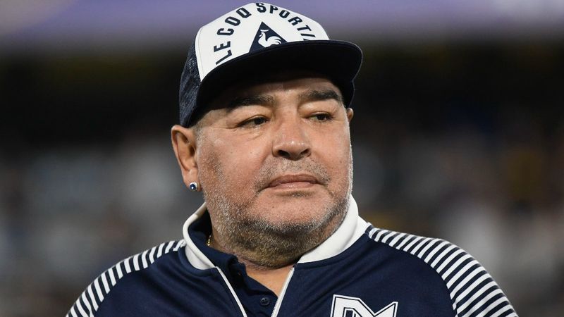 Diego Armando Maradona hastaneye kaldırıldı