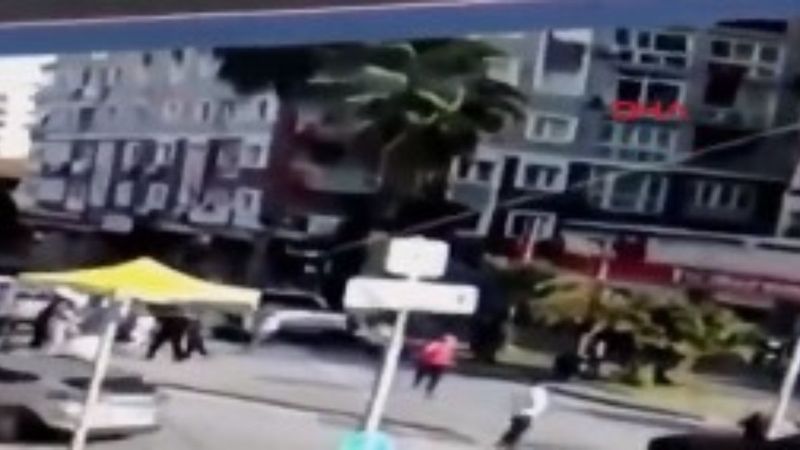 İzmir depreminde, Rıza Bey Apartmanı'nın çökme anı