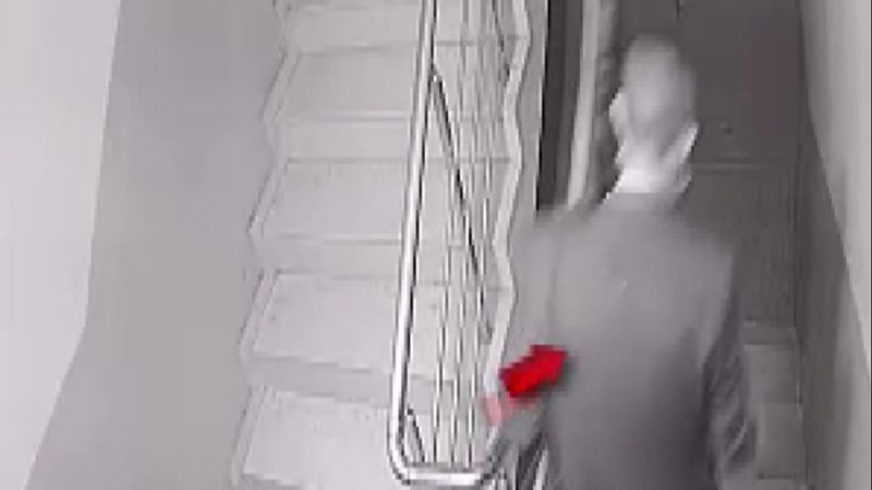 Gaziantep'teki takım elbiseli hırsız kamerada