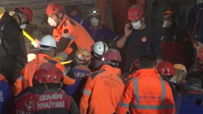 İzmir'deki depremde doktor Zarife Doğan'ın cansız bedenine ulaşıldı