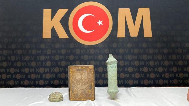 Niğde’de polisin durduğu araçtan tarihi eserler çıktı