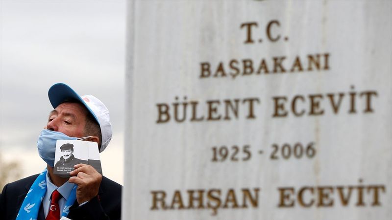 Bülent Ecevit, vefatının 14'üncü yılında kabri başında anıldı