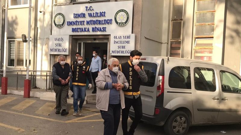 İzmir'de yıkılan binalarla ilgili gözaltına alınan 9 şüpheli adliyeye sevk edildi